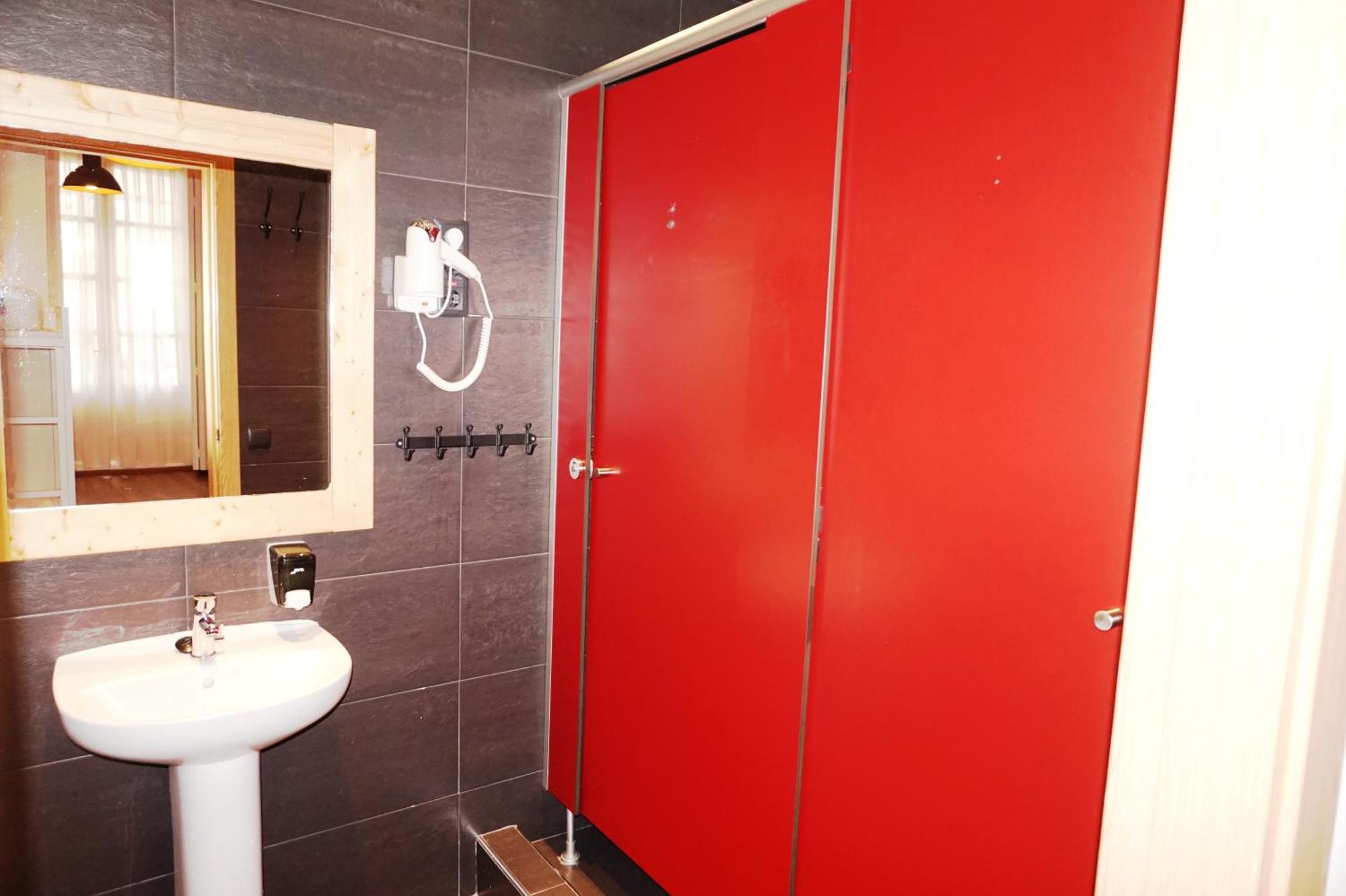 Far Home Atocha Madri Exterior foto