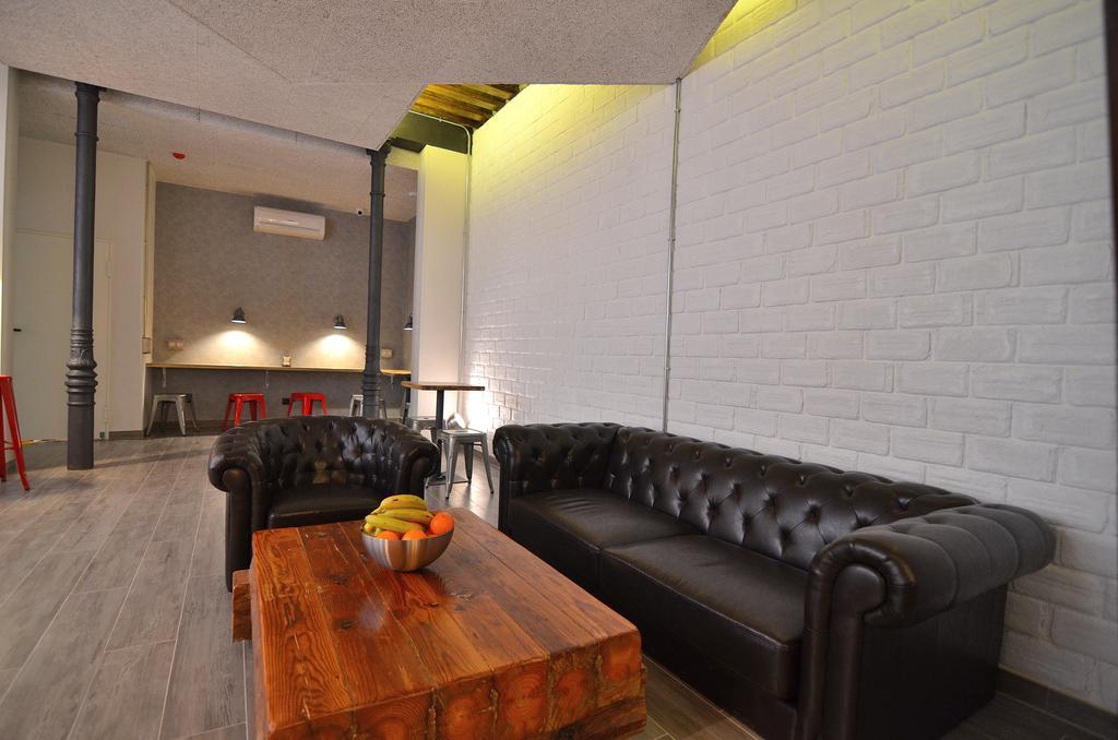 Far Home Atocha Madri Exterior foto