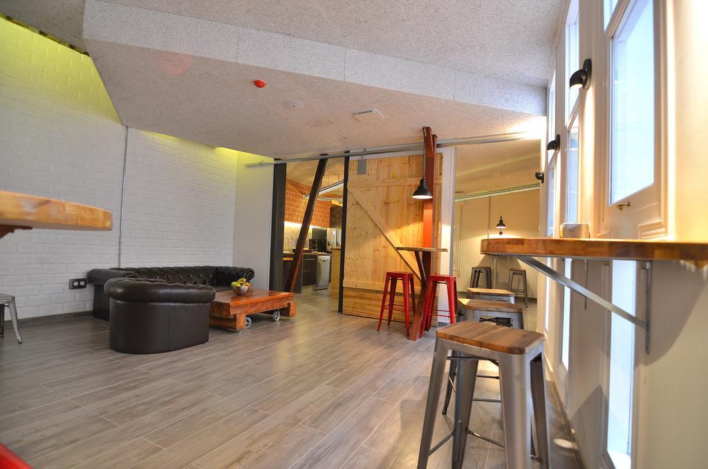 Far Home Atocha Madri Exterior foto