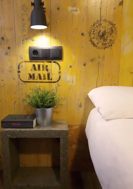 Far Home Atocha Madri Exterior foto