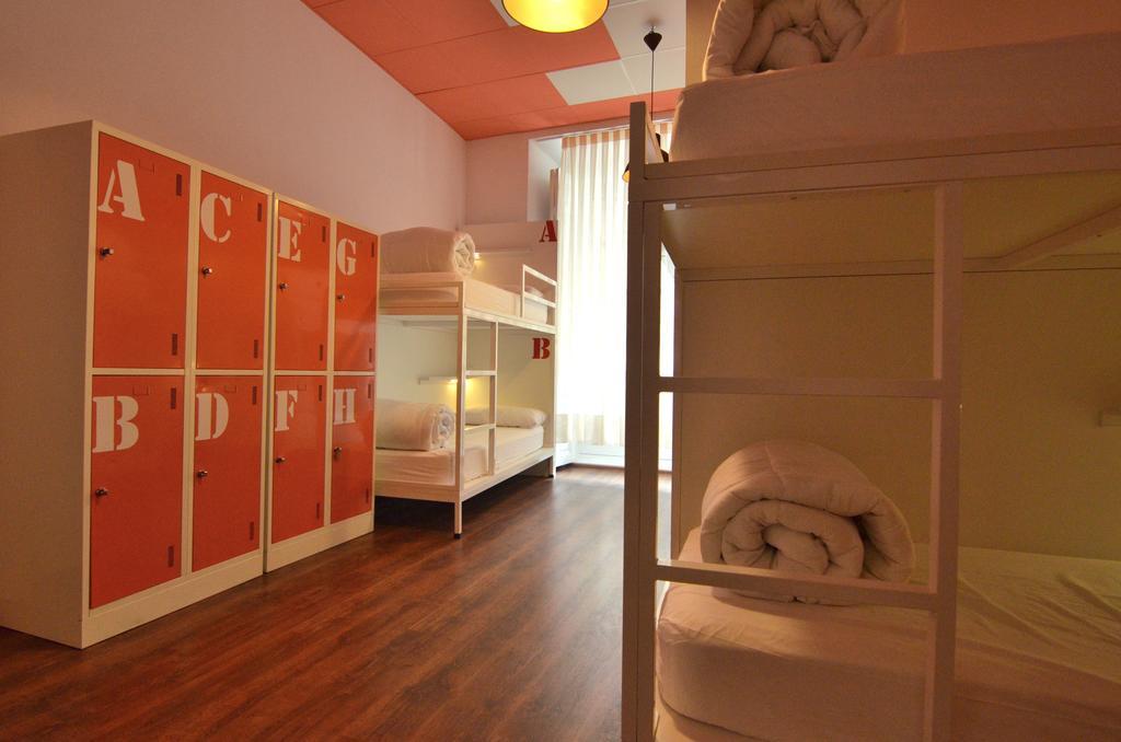 Far Home Atocha Madri Exterior foto