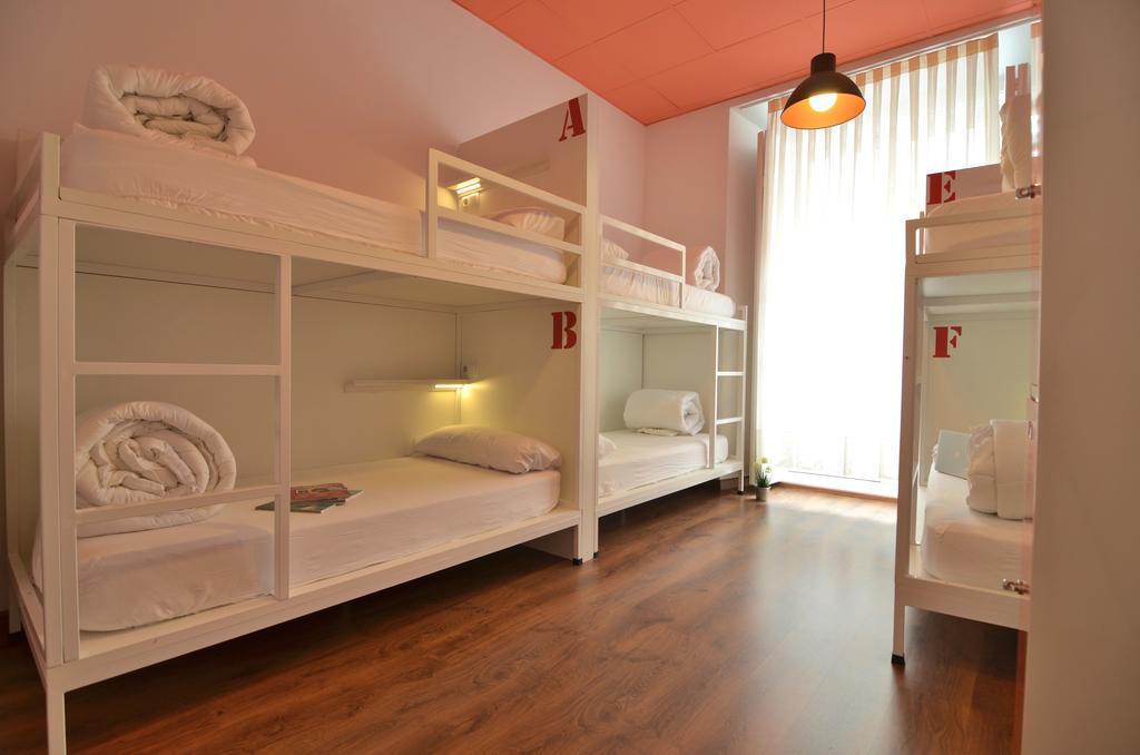Far Home Atocha Madri Exterior foto