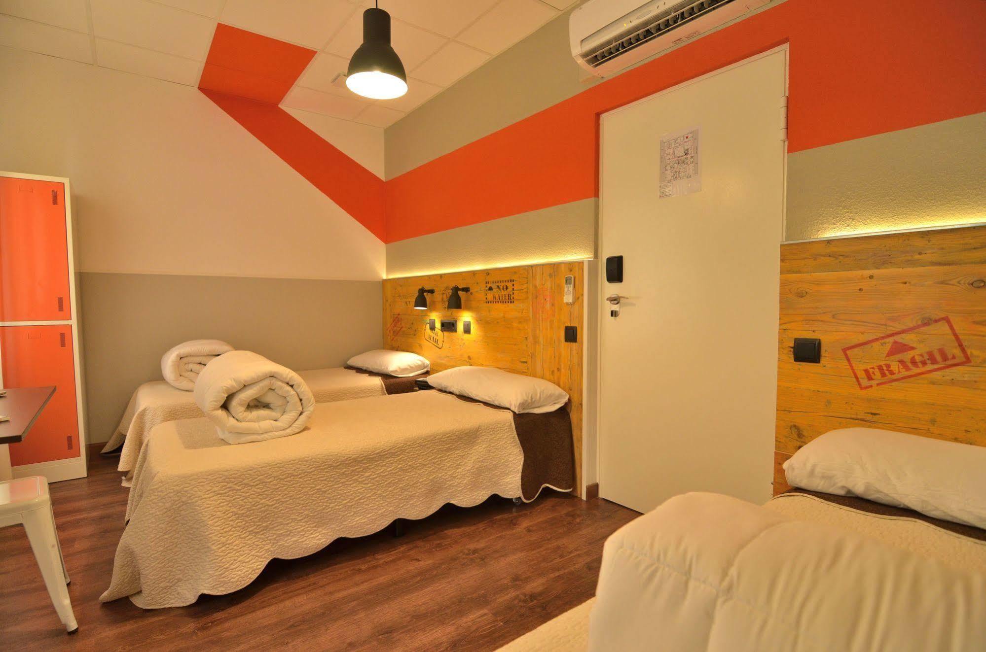 Far Home Atocha Madri Exterior foto
