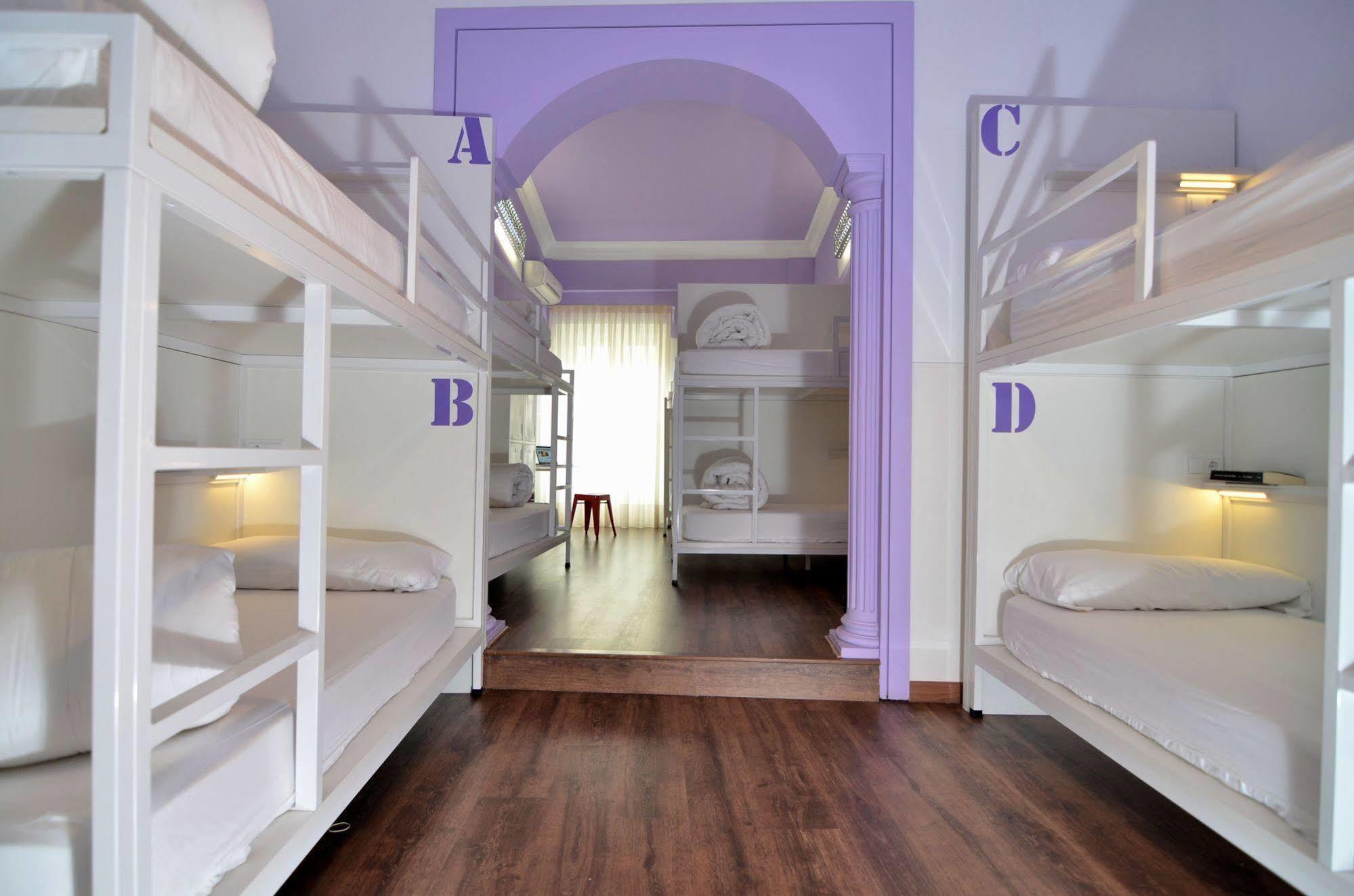Far Home Atocha Madri Exterior foto