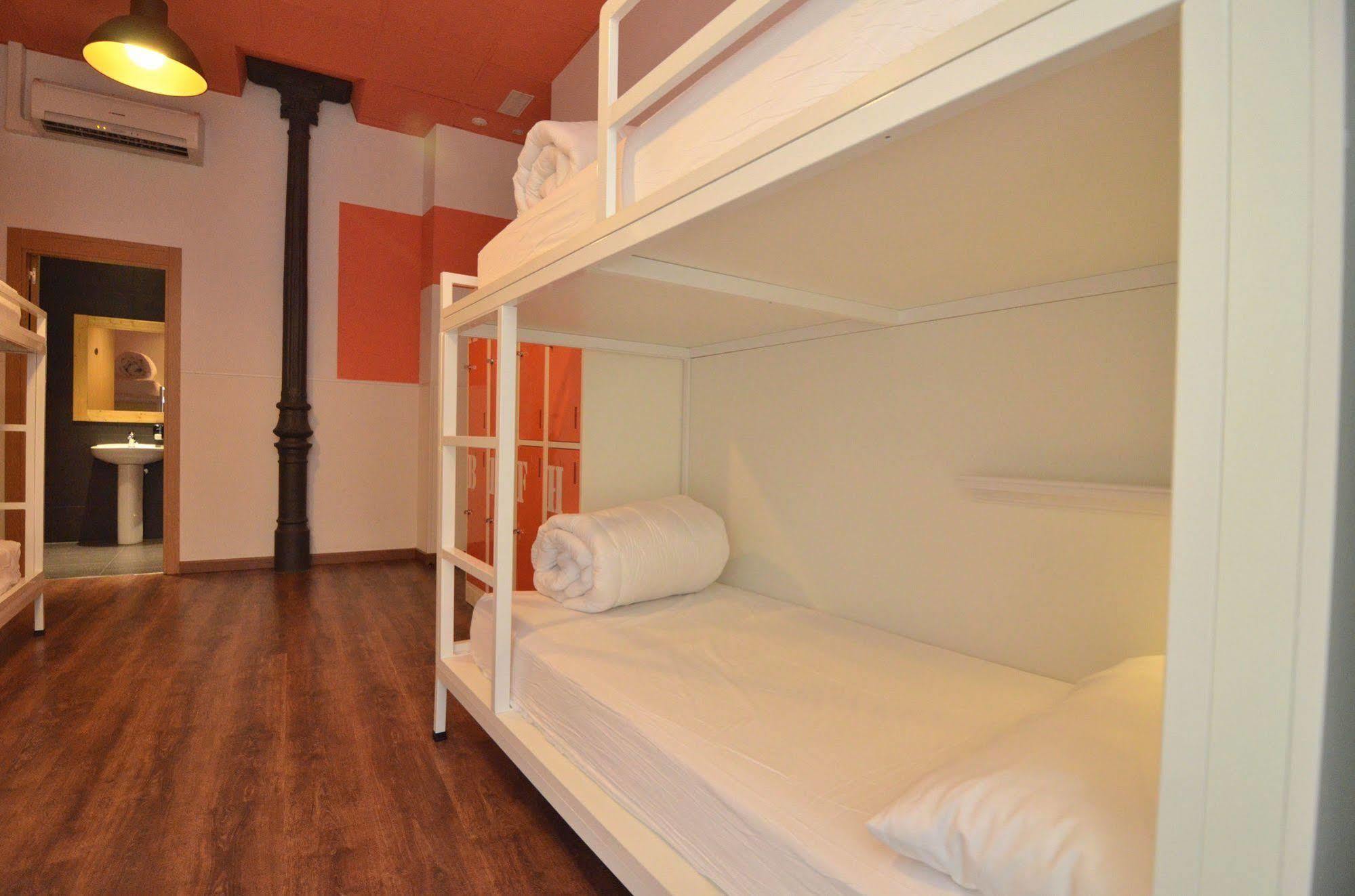 Far Home Atocha Madri Exterior foto
