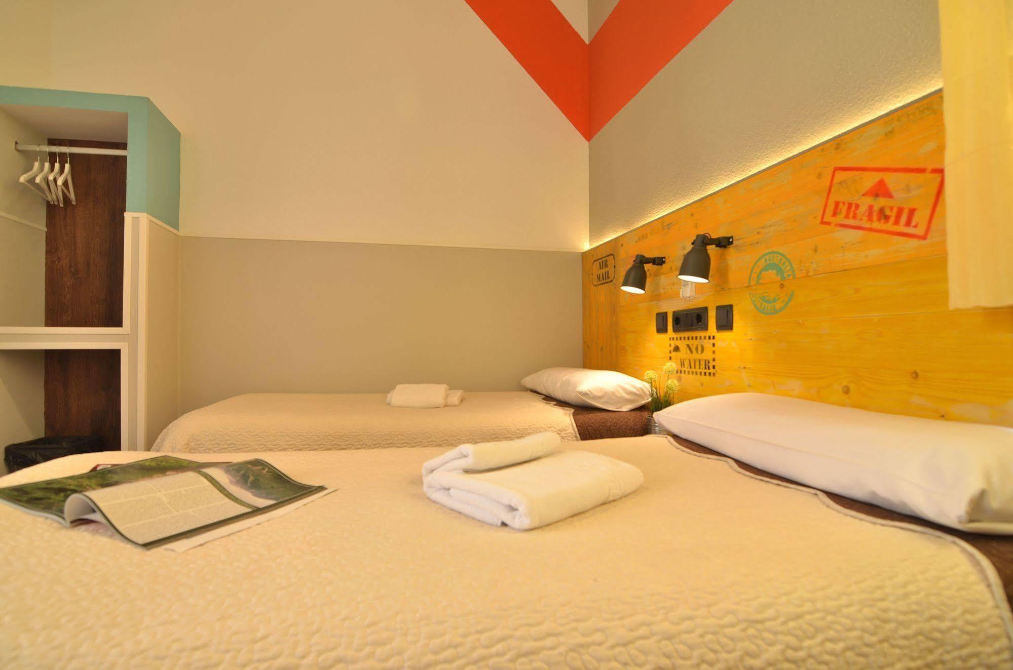 Far Home Atocha Madri Exterior foto