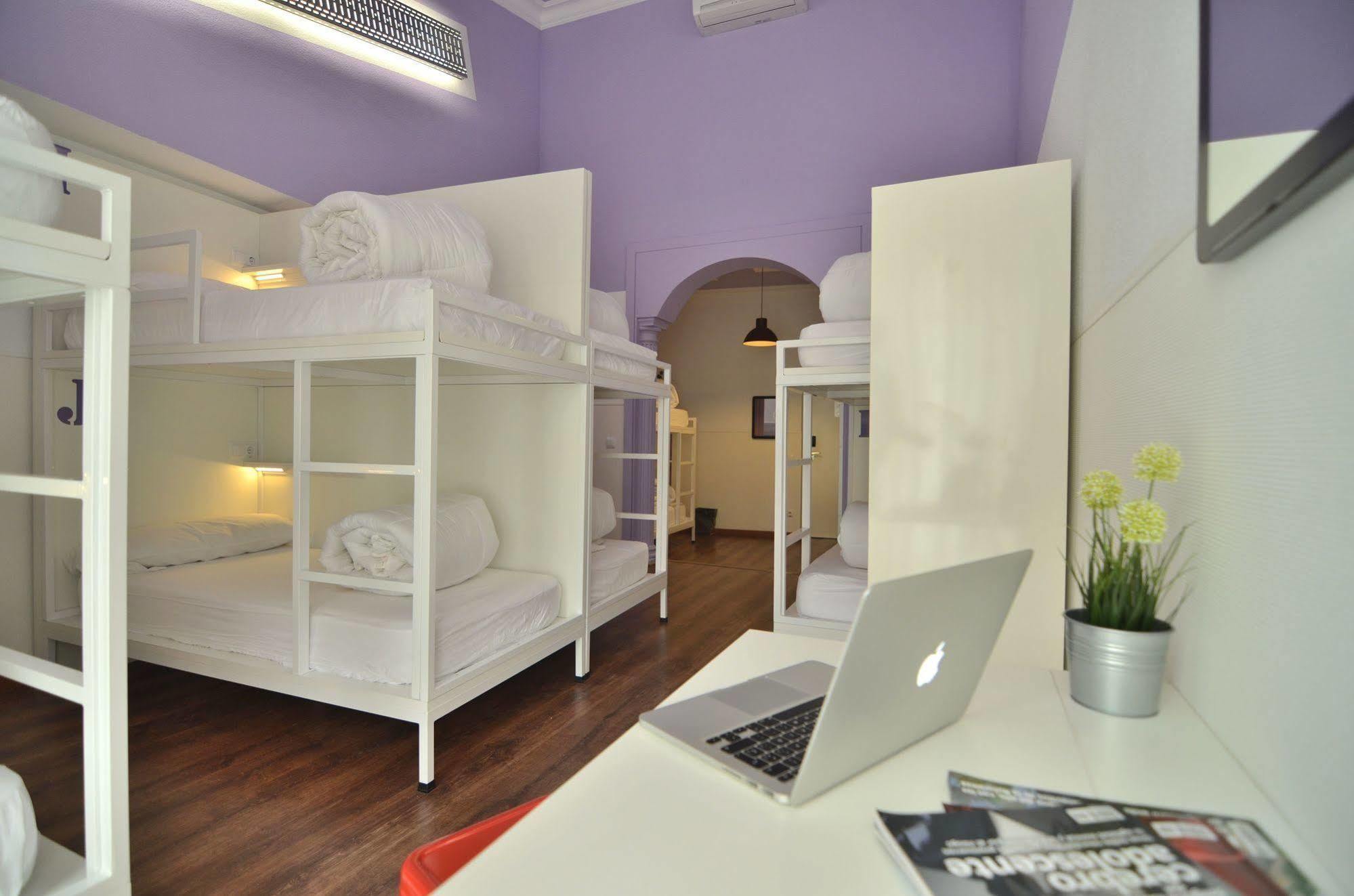 Far Home Atocha Madri Exterior foto