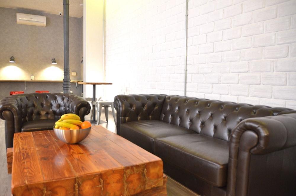 Far Home Atocha Madri Exterior foto
